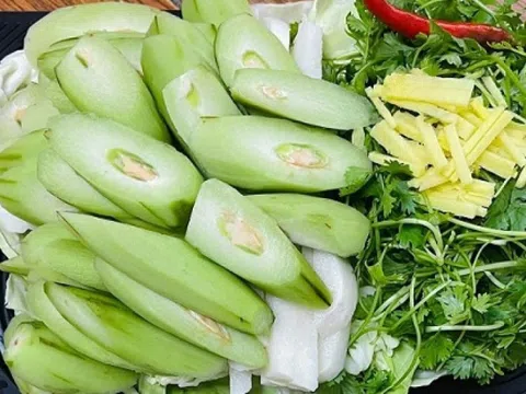 Loại quả tên cực lạ trước cho không ai lấy, nay 'lên đời' thành đặc sản, giá cao vẫn hút khách thành thị