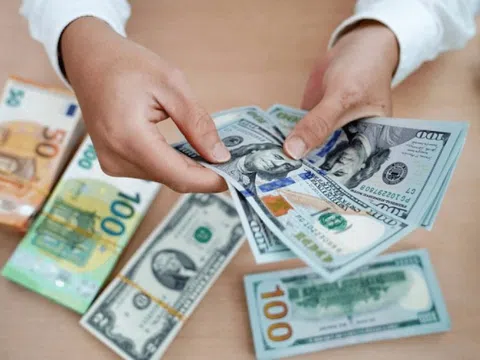 Tỷ giá hôm nay 7/8: Ngân hàng đồng loạt giảm giá bán USD và Nhân dân tệ
