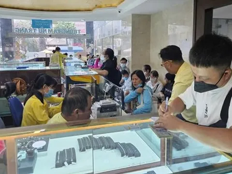 Để thị trường vàng sớm hạ nhiệt