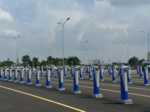 Quy mô trạm sạc lớn nhất Việt Nam vừa đi vào hoạt động tại Hà Nội gây choáng ngợp