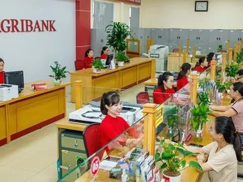 Ngân hàng ở TP HCM, Đồng Nai làm xuyên lễ để chi trả 100.000 đồng quà tặng cho người dân