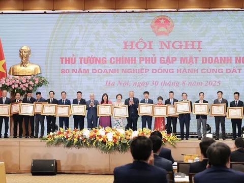 LPBank đón nhận bằng khen của Thủ tướng tại Hội nghị 80 năm doanh nghiệp