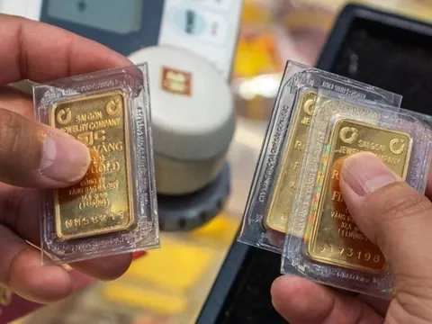 Giá vàng trong nước lên mức kỷ lục 133 triệu/lượng, bỏ xa thế giới hàng chục triệu đồng