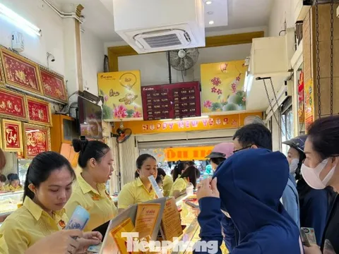Chán cảnh 'chầu chực' mua vàng, nhà đầu tư chuyển qua món mới
