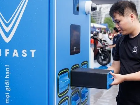 Công ty của tỷ phú Phạm Nhật Vượng triển khai mô hình nhượng quyền tủ đổi pin xe máy điện, vốn đầu tư 210 triệu đồng, thu hồi vốn sau 2,5 năm
