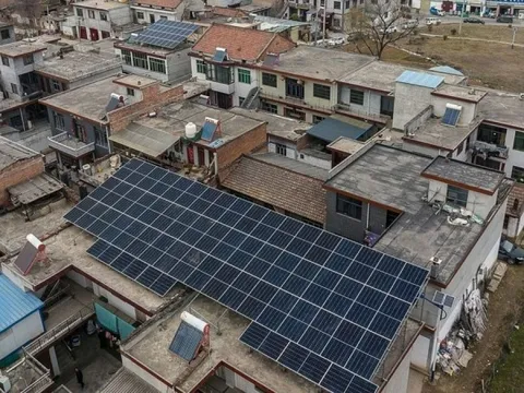 Trung Quốc biến 'núi hàng' dư thừa, tồn kho thành 'vũ khí' xuất khẩu: Châu Phi ồ ạt nhập khẩu với giá rẻ