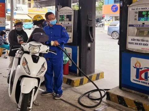 Giá xăng, dầu đồng loạt tăng nhẹ