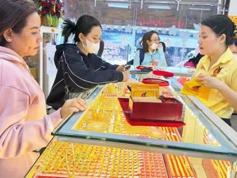 Giá vàng vẫn tăng không phanh