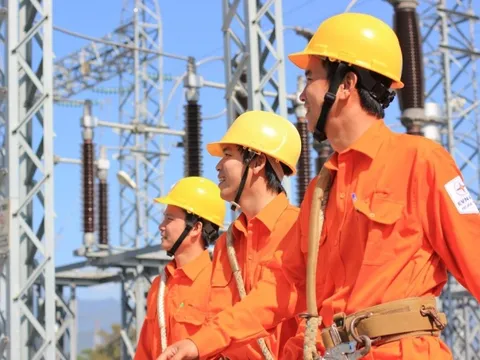 EVN còn lỗ gần 45.000 tỷ đồng, Bộ Công Thương đề xuất 2 phương án phân bổ vào giá điện