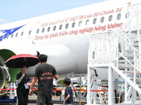 Lý do Việt Nam chưa sản xuất được con ốc 100 USD trên bánh máy bay
