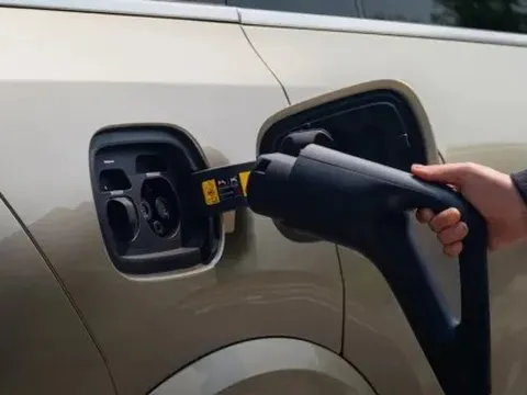 Thế giới đang chuyển đổi xe điện quyết liệt, Việt Nam cần quyết liệt hơn