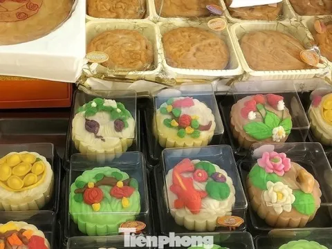 Rủi ro từ bánh trung thu trôi nổi