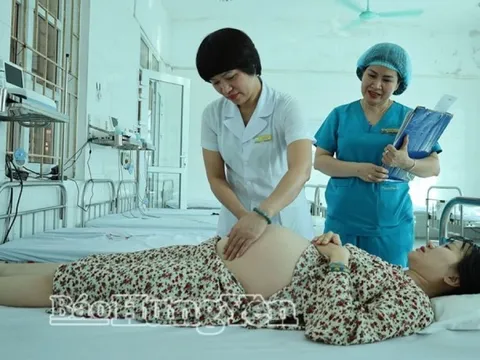 Chi tiết thu nhập của bác sĩ nội trú và bác sĩ chuyên khoa năm 2025 theo quy định mới, nên biết để hưởng trọn vẹn quyền lợi
