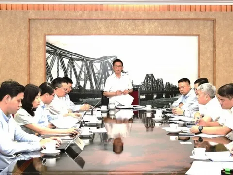 Phó Thủ tướng yêu cầu minh bạch giá vàng, nghiên cứu thành lập sàn vàng