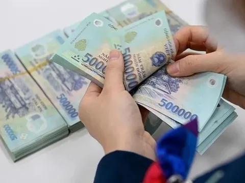 Bộ Tài chính: Miễn thuế thu nhập cho người hưởng lương ngân sách là dễ gây phản ứng