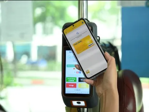 Giao thông công cộng TPHCM hiện đại hóa với thanh toán thẻ NAPAS không tiếp xúc
