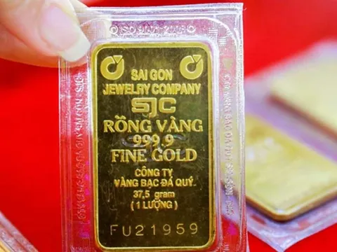Giá vàng lên cao nhất lịch sử, SJC phát thông báo quan trọng đối với khách hàng tại TP.HCM