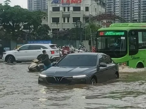 Xe số sàn và số tự động: Đâu là loại ô tô dễ hỏng hơn khi lội nước?