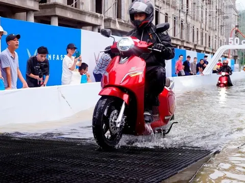 Báo Anh: VinFast của tỷ phú Phạm Nhật Vượng khiến 'ngai vàng' của xe máy Honda tại Việt Nam bị lung lay