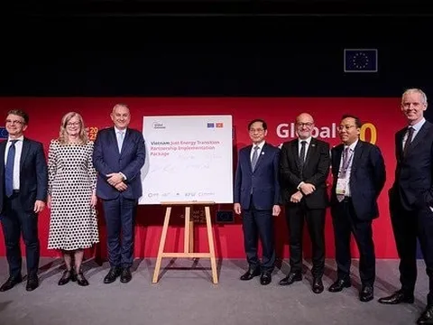 Dự án thủy điện 1 tỷ USD đang gặp khó của EVN nhận 'cú hích' 430 triệu Euro từ châu Âu