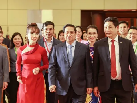 Thủ tướng mong các doanh nhân vượt qua chính mình, vươn ra biển lớn