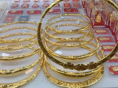 Ngân hàng thương mại nói gì về nhập khẩu và sản xuất vàng?