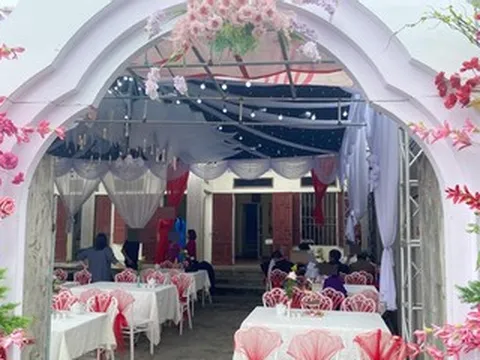 Hàng xóm tay không đi ăn cưới còn vơ vét đồ mang về khiến chủ nhà 'sôi máu'