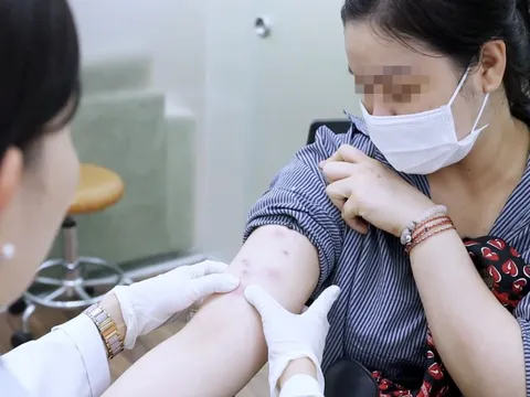 Hãi hùng khi thân thể biến dạng sau tiêm 'tan mỡ siêu tốc' tại spa trôi nổi