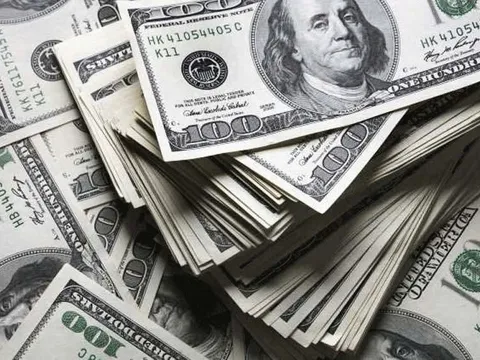 Tỷ giá USD hôm nay 13/10: USD rơi trong hệ thống ngân hàng, nhưng tăng sốc trên thị trường tự do