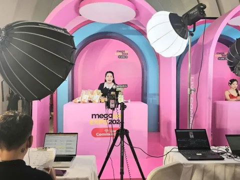 Livestream bán hàng ngày càng bấp bênh