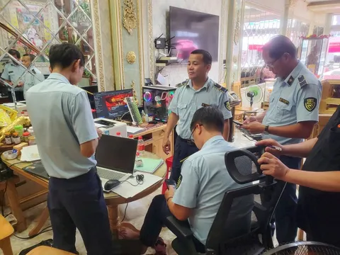 Một doanh nghiệp kinh doanh vàng bị phạt vì bán hàng giả