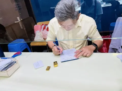 Giá vàng miếng tăng gần 3 triệu đồng/lượng trong buổi sáng