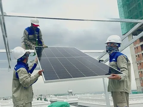 Triển khai gói ưu đãi điện mặt trời mái nhà, có dễ?