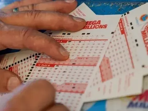 Nhờ ChatGPT gợi ý, người phụ nữ bất ngờ trúng 100.000 USD tiền xổ số