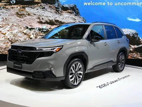 SUV Nhật nhập thẳng về Việt Nam, đẹp như xe châu Âu, trang bị 'mắt thần' 4.0 nhưng xác định chật vật trước Mazda CX-5, Hyundai Santa Fe vì... đắt