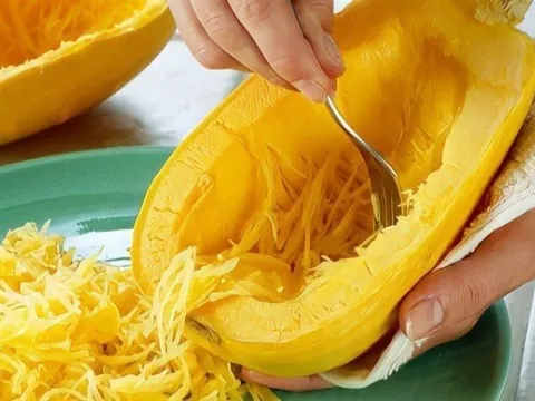 Quả 'nhả sợi vàng' độc lạ, nông dân trồng không kịp bán, giá cao khách vẫn mua nườm nượp