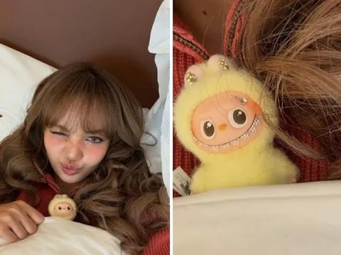 Chỉ một khoảnh khắc selfie cùng Labubu 5,5 tỷ, Lisa khiến 'quái vật dễ thương' hot trở lại