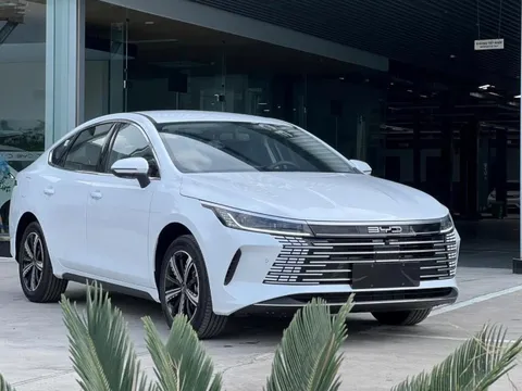 BYD đưa sedan PHEV giá chưa tới 700 triệu về Việt Nam, 'dằn mặt' CiVic, Mazda3 khi tiêu thụ nhiên liệu chỉ khoảng 3,8 lít/100 km