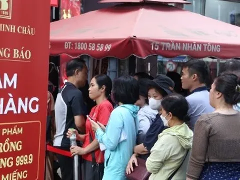 Vàng vượt 152 triệu/lượng: Bị hạn chế 2 ngày mới được mua, khách quay ra ôm bạc