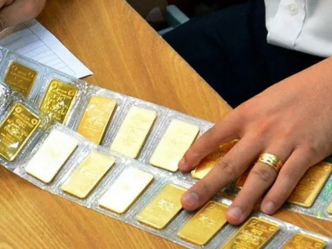 Giá vàng miếng SJC tự do "bốc hơi" 15 triệu đồng chỉ trong 2 ngày