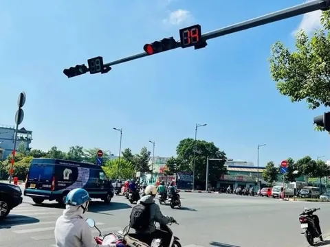 Quy định mới nhất về đèn xanh, đèn đỏ, đèn vàng, phải biết để chấp hành nghiêm, tránh bị phạt nặng khi camera AI hoạt động rất ưu việt