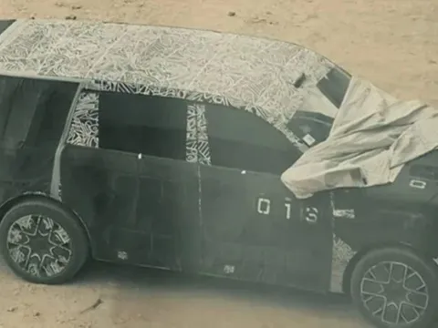 Mẫu SUV hoàn toàn mới của Xiaomi bị bắt gặp chạy thử trên cung đường hiểm trở nhất Tân Cương: Pin 80 kWh, tầm điện thuần 400 km, hé lộ động cơ hybrid mới ra mắt trong 2026