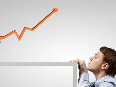 Thận trọng khi VN-Index liên tục phá đỉnh