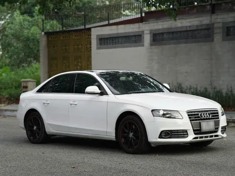 Chiếc Audi A4 gần 20 năm tuổi đời đang được rao bán rẻ hơn VinFast VF 3, thợ lành nghề khuyên ai muốn mua làm ngay một điều