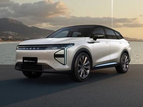Mẫu SUV ‘chung mâm’ Hyundai Santa Fe giá từ 500 triệu, sử dụng công nghệ hybrid chạy xa tới 1.400km, hãng đã có nhà máy ở Việt Nam