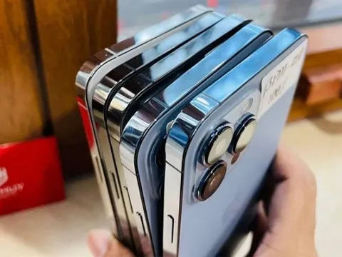 Thay vì mua iPhone 17, nhiều người Việt đổ xô đi săn 'đồ cổ giá chát' của Apple