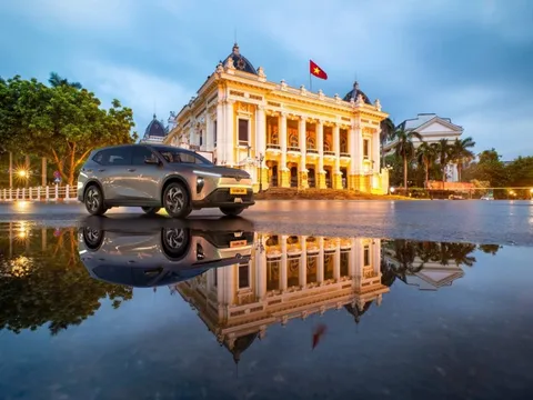 Tỷ phú Phạm Nhật Vượng cho ra mắt dịch vụ taxi điện 7 chỗ cao cấp Xanh SM Limo
