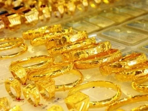 Ngân hàng rao bán khoản nợ của một doanh nghiệp vàng bạc đá quý ở Hà Nội