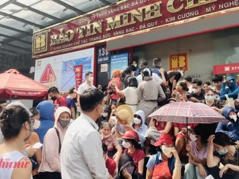 Biến động khó lường của giá vàng và bất động sản khiến người dân lo lắng