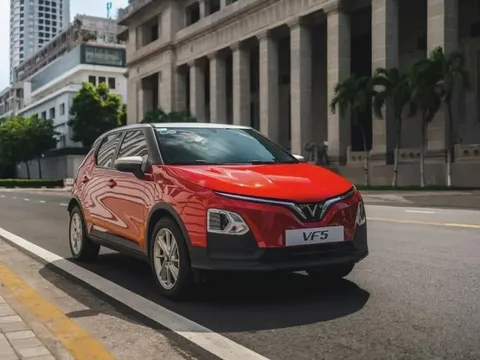 Từng thuê pin xe ô tô điện VinFast, chủ xe nay quyết định ‘chuyển phe’, nói thẳng số tiền lên tới 48 triệu